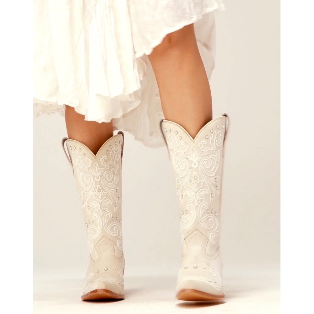 Shyanne Denisse Western Boots Wedding Off-White Embroidered Snip Toe Size 10